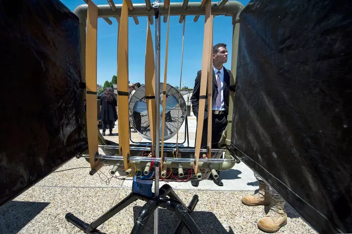 A demo of the prototype device – note the magnetic pipe passing through the induction coils at the bottom of the strips