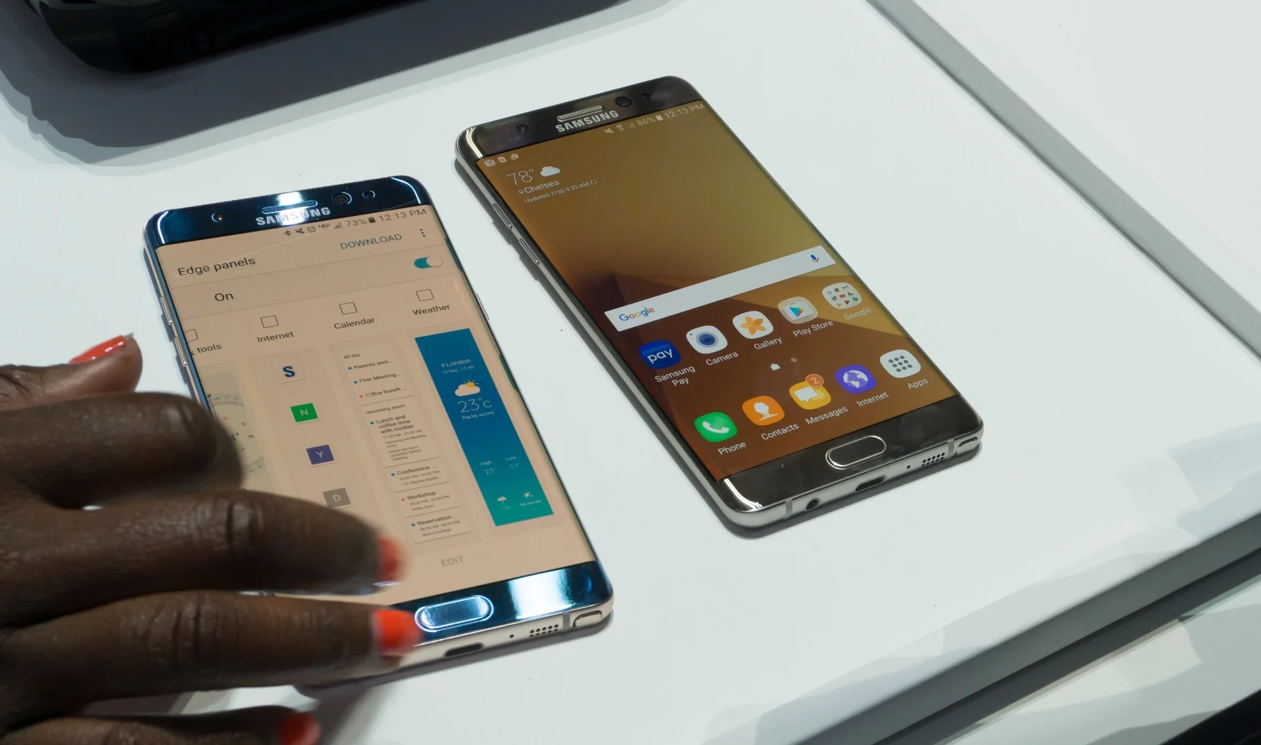 This year there's no separate "Edge" phone being released simultaneously, as the Note itself now has a curved display