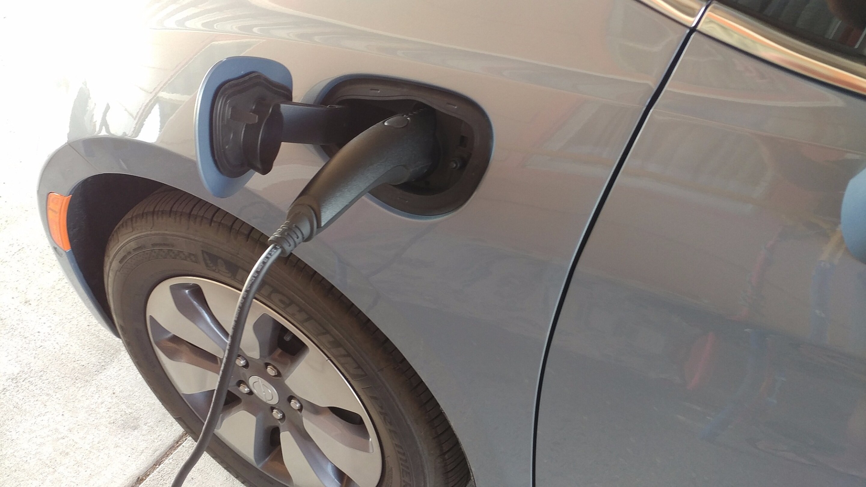 Review 2017 Chrysler Pacifica Hybrid is plugin goodness for the whole