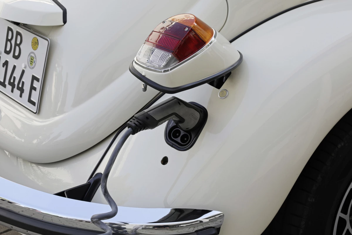 The e-Beetle, as it’s been dubbed, debuts as Volkswagen’s collaboration with eClassics