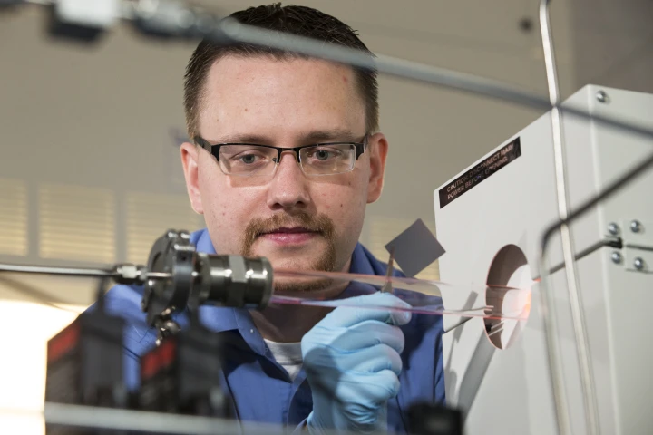 A newly developed silicon supercapacitor could allow for the seamless integration of energy storage and microchips (Photo: Vanderbilt University)