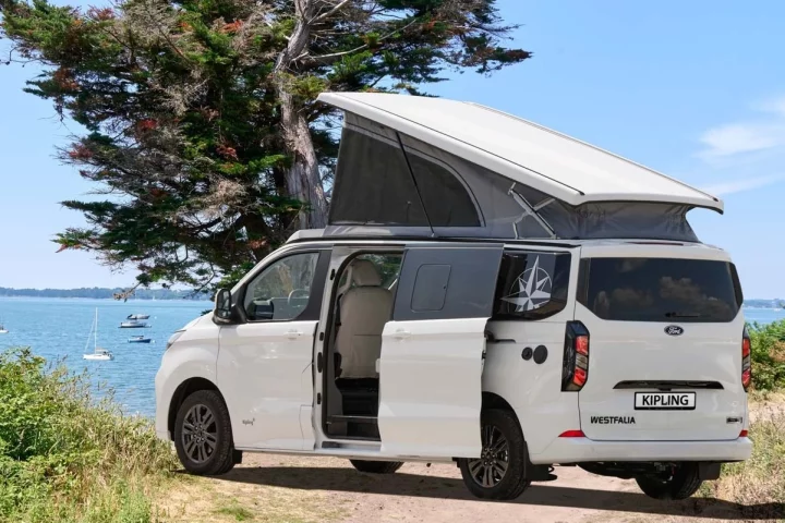 The dual sliding doors add extra flexibility to an already-versatile Westfalia Kipling layout