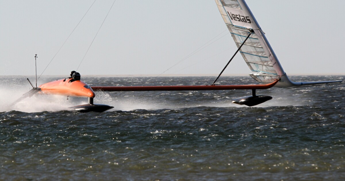 Sailrocket Runs 65 45 Knots 75 Mph To Smash World Speed Sailing Record sailrocket-runs-65-45-knots-75-mph-to-smash-world-speed-sailing-record