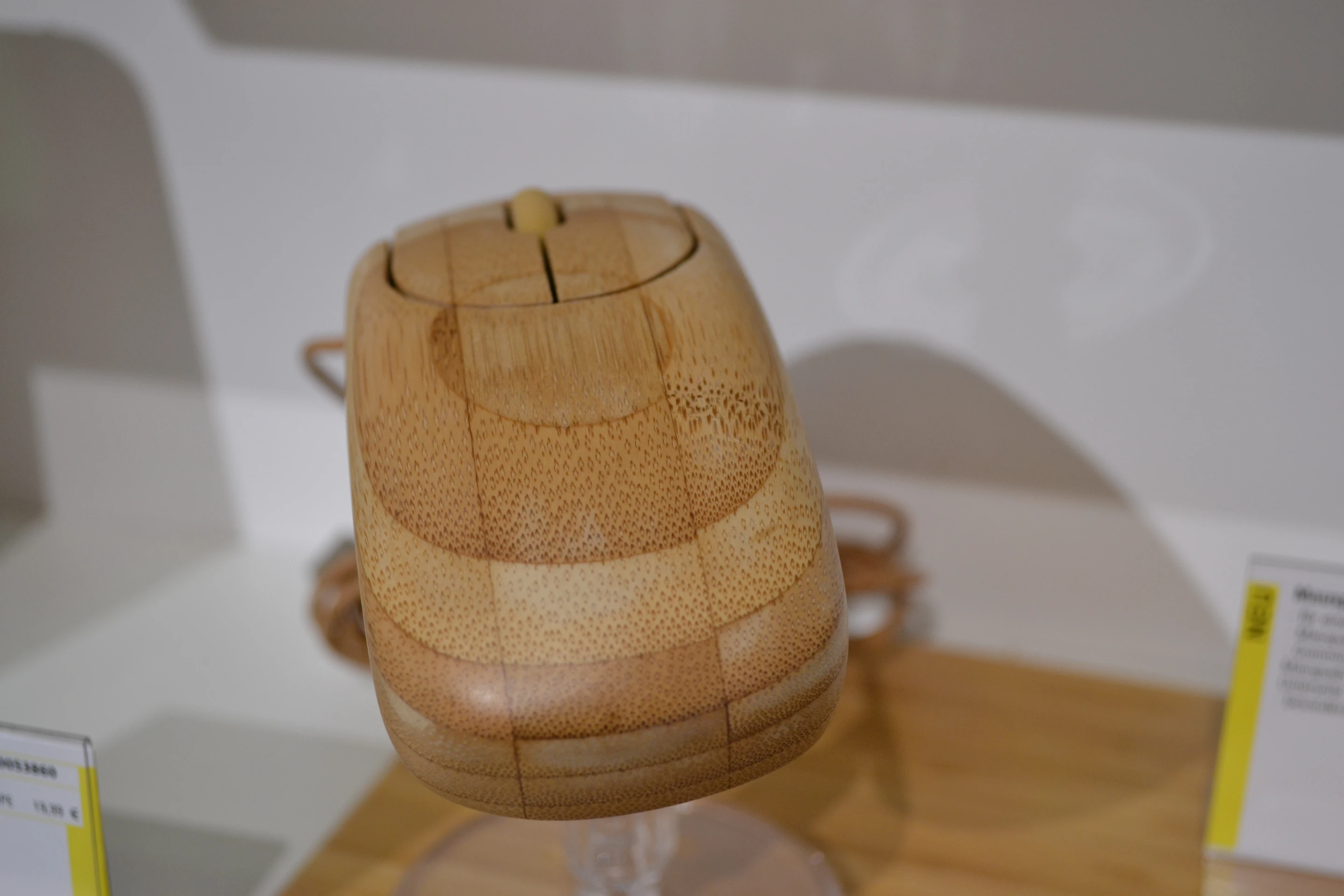 A simply stunning two-buttoned pointing peripheral
