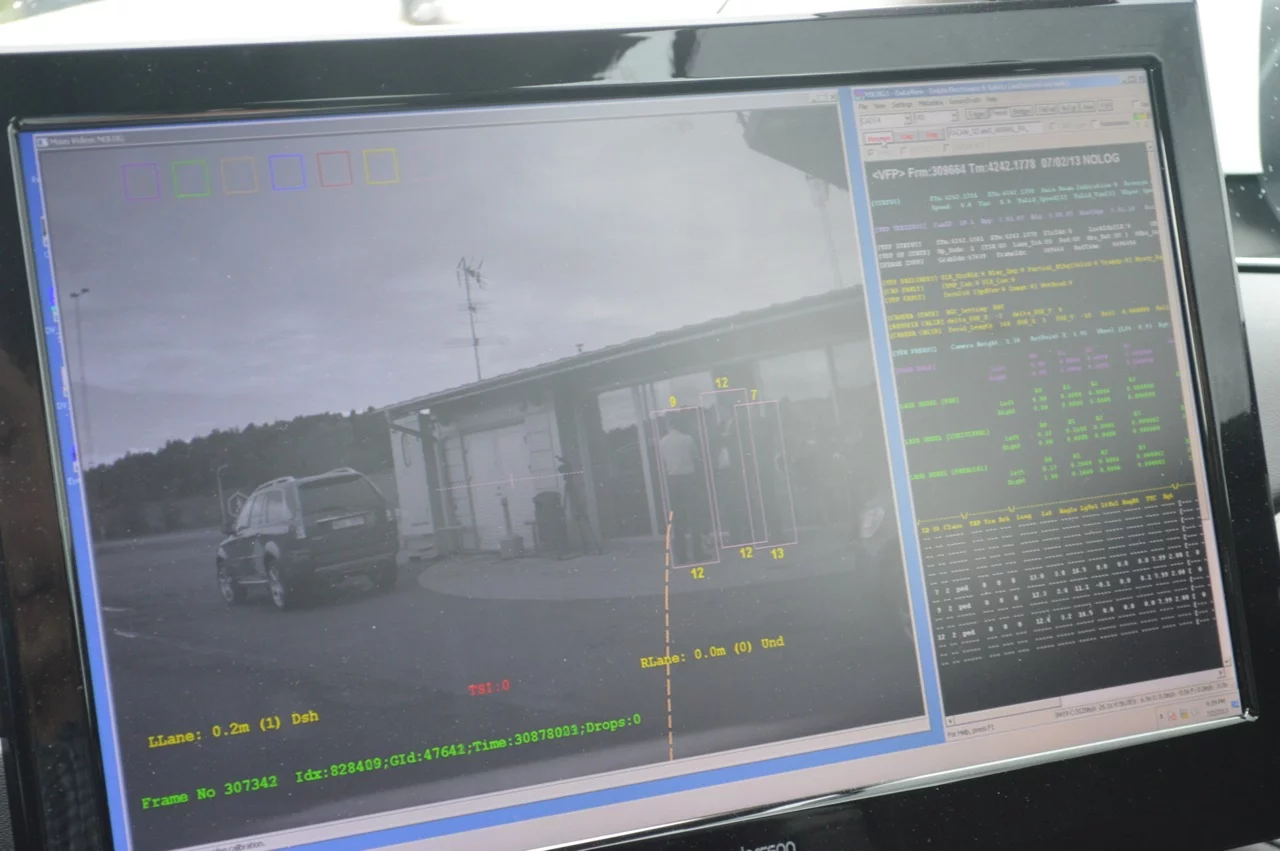 The animal detection system is a development of Volvo's pedestrian detection tech (Photo: Gizmag)