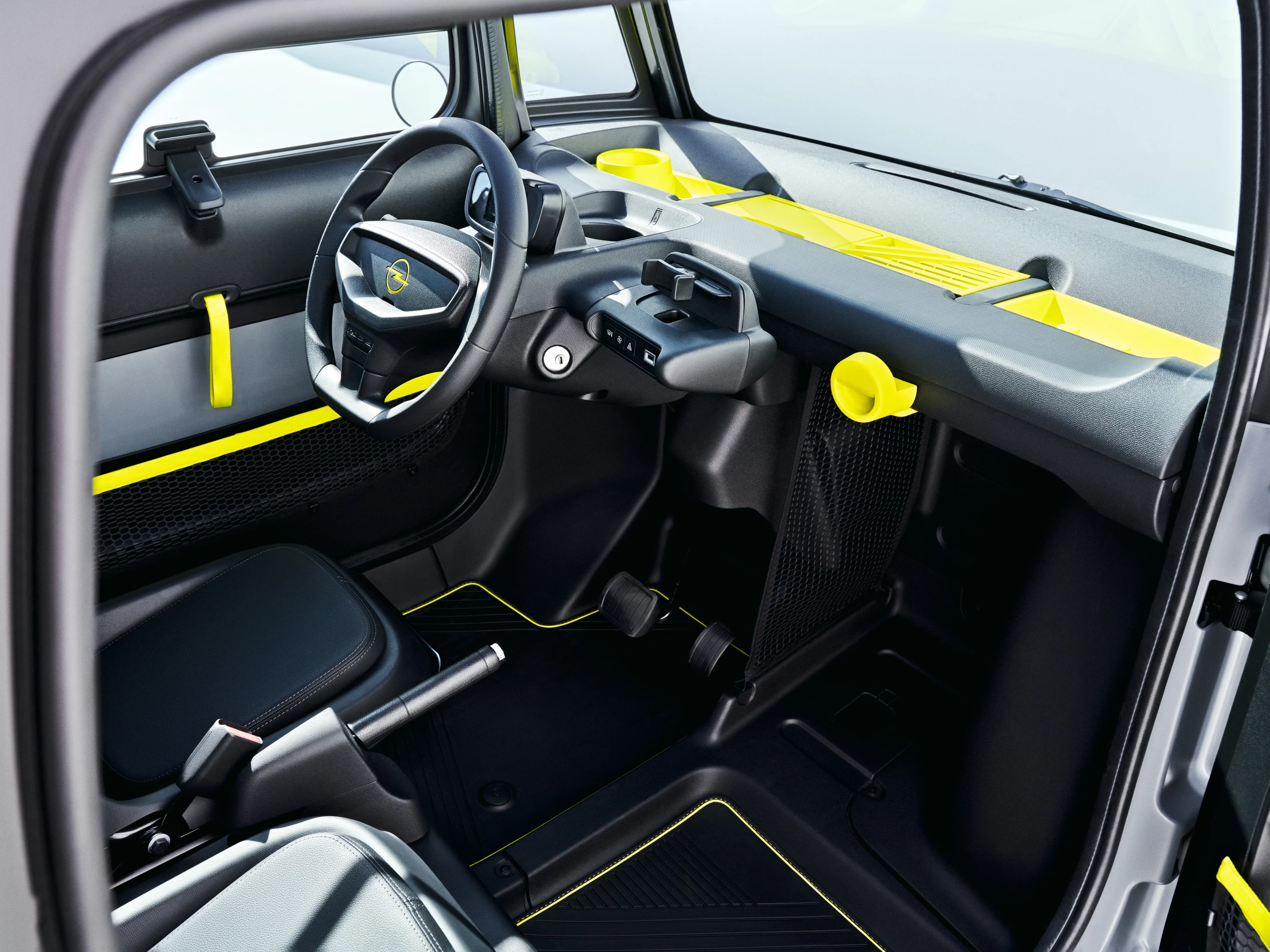 The driver can keep an eye on speed, range and driving mode courtesy of the small display in front of the steering wheel