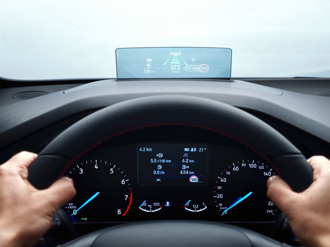 Ford Focus ST-Line: wide, bright HUD