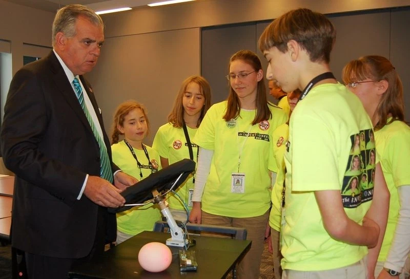 The Inventioneers present the first working prototype of the SMARTwheel to Secretary of Transportation Ray Lahood