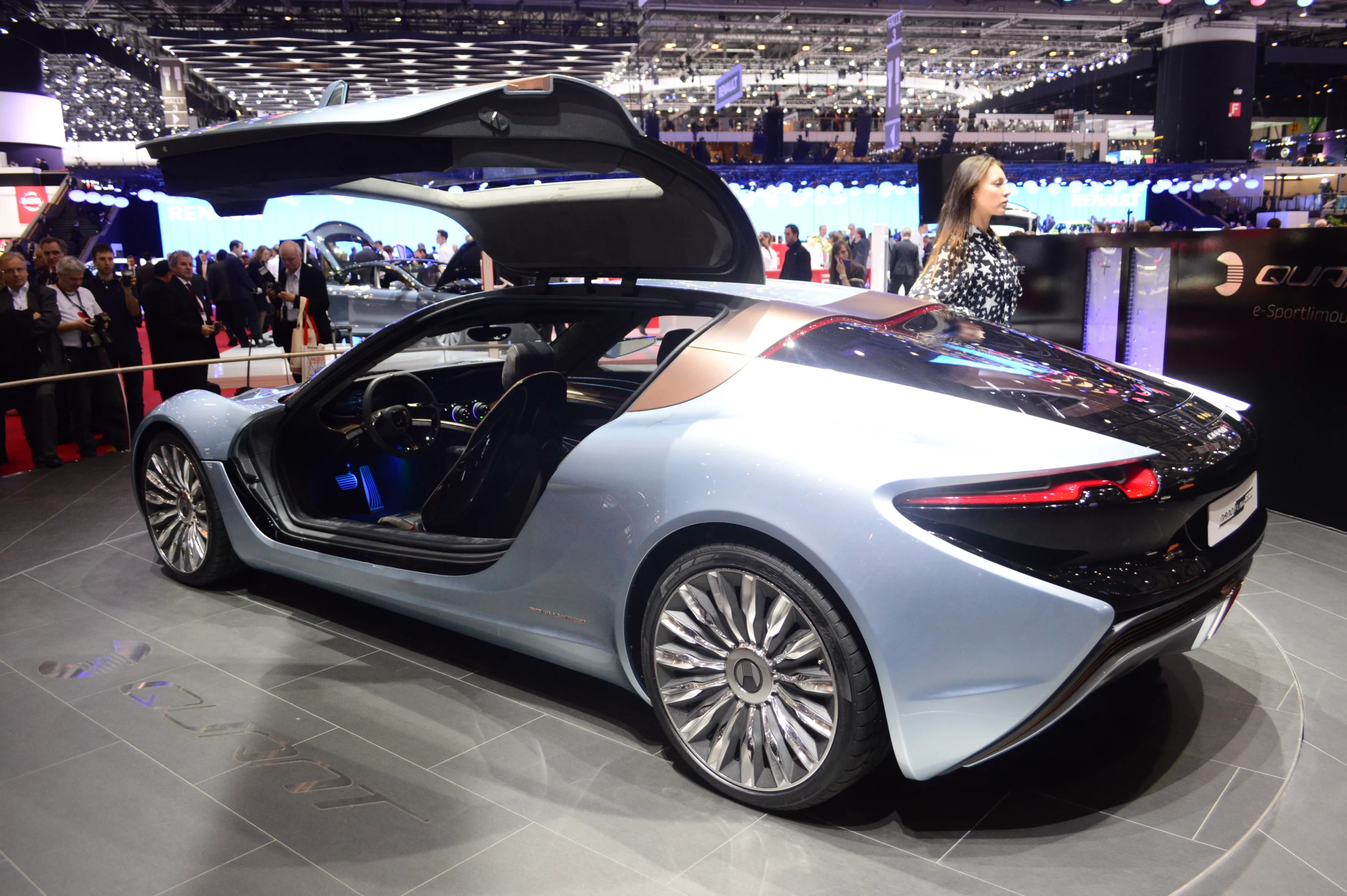 The world premiere of the Nanoflowcell Quant e-Sportlimousine