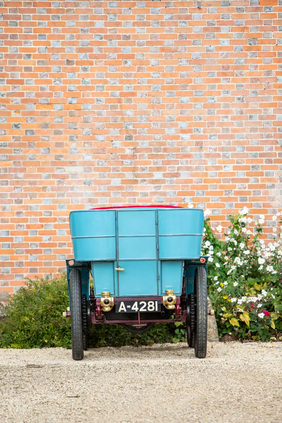 The Panhard 1901 7hp rear view