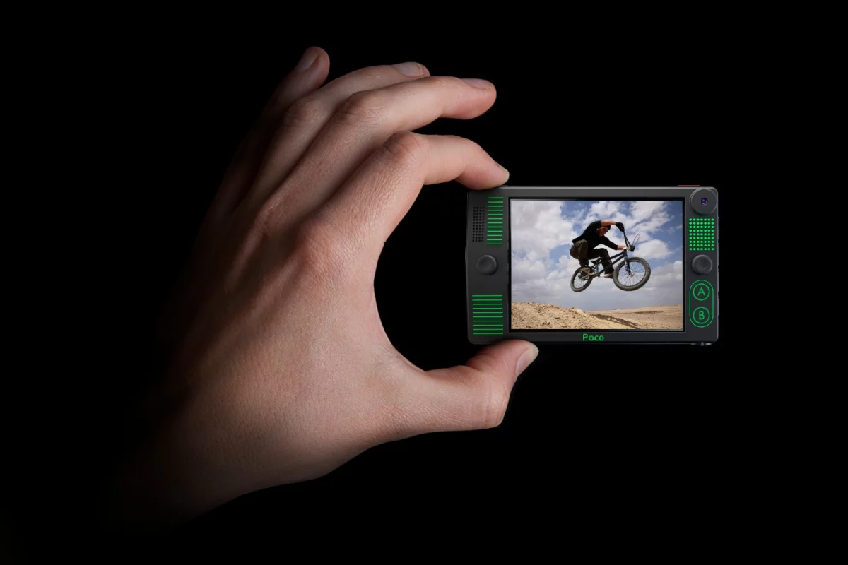 A dual 5 MP autofocus CMOS camera module caters for front and back stills and 1080p video recording