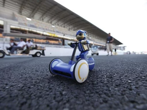 Panasonic EVOLTA batteries record - the longest distance covered by a battery-operated remote–controlled model car
