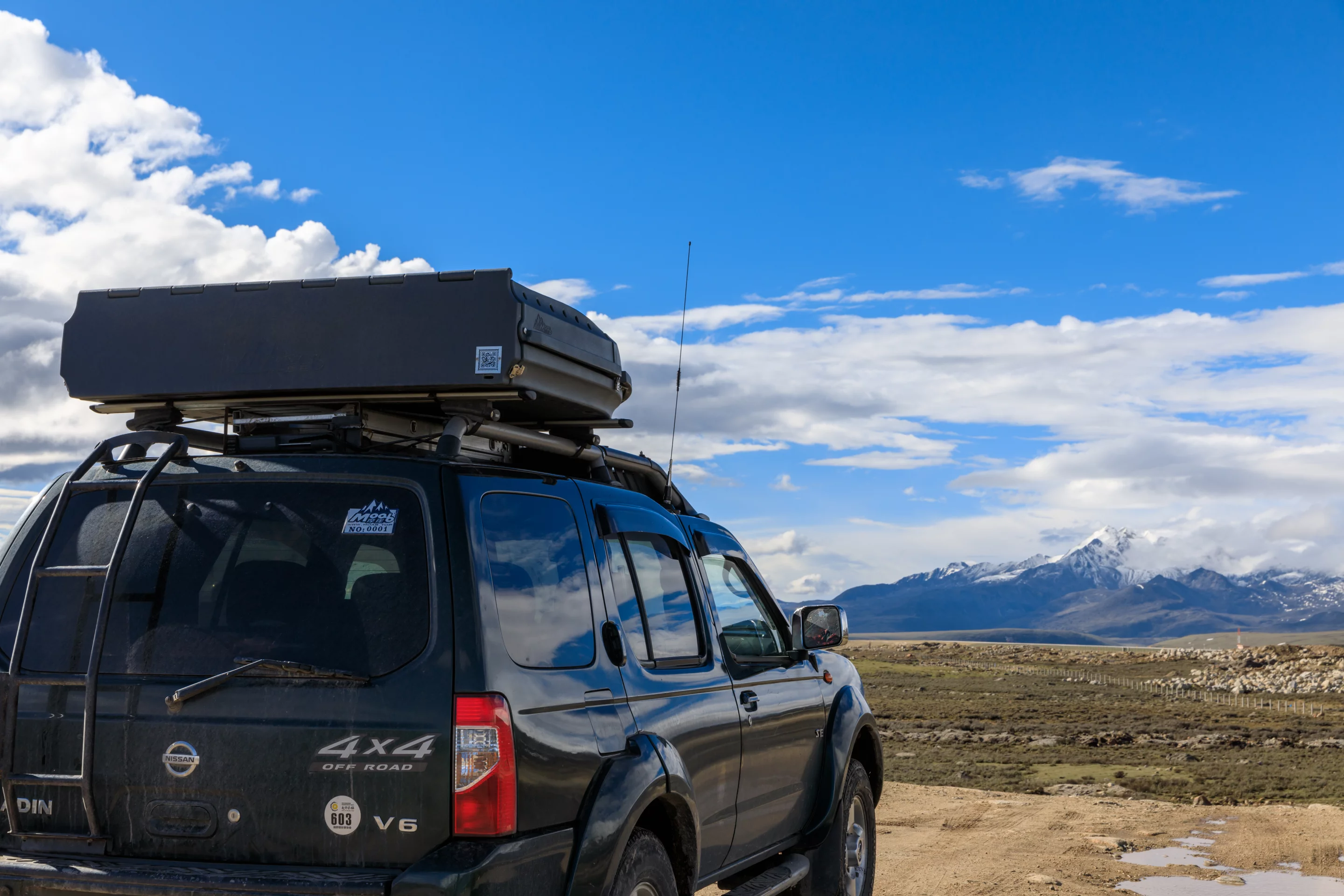 The Moab roof-top tent comes neatly packaged in a polyethylene roof box