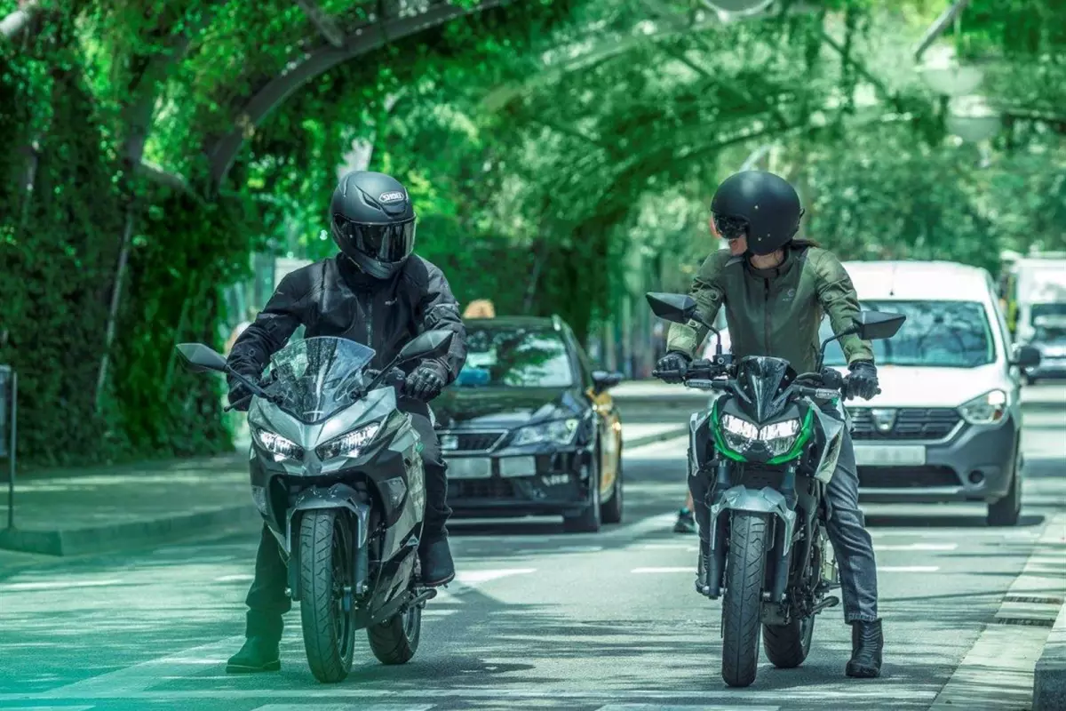 The Ninja Z e-1 and e-1 electric motorcycles are due to go on sale from October