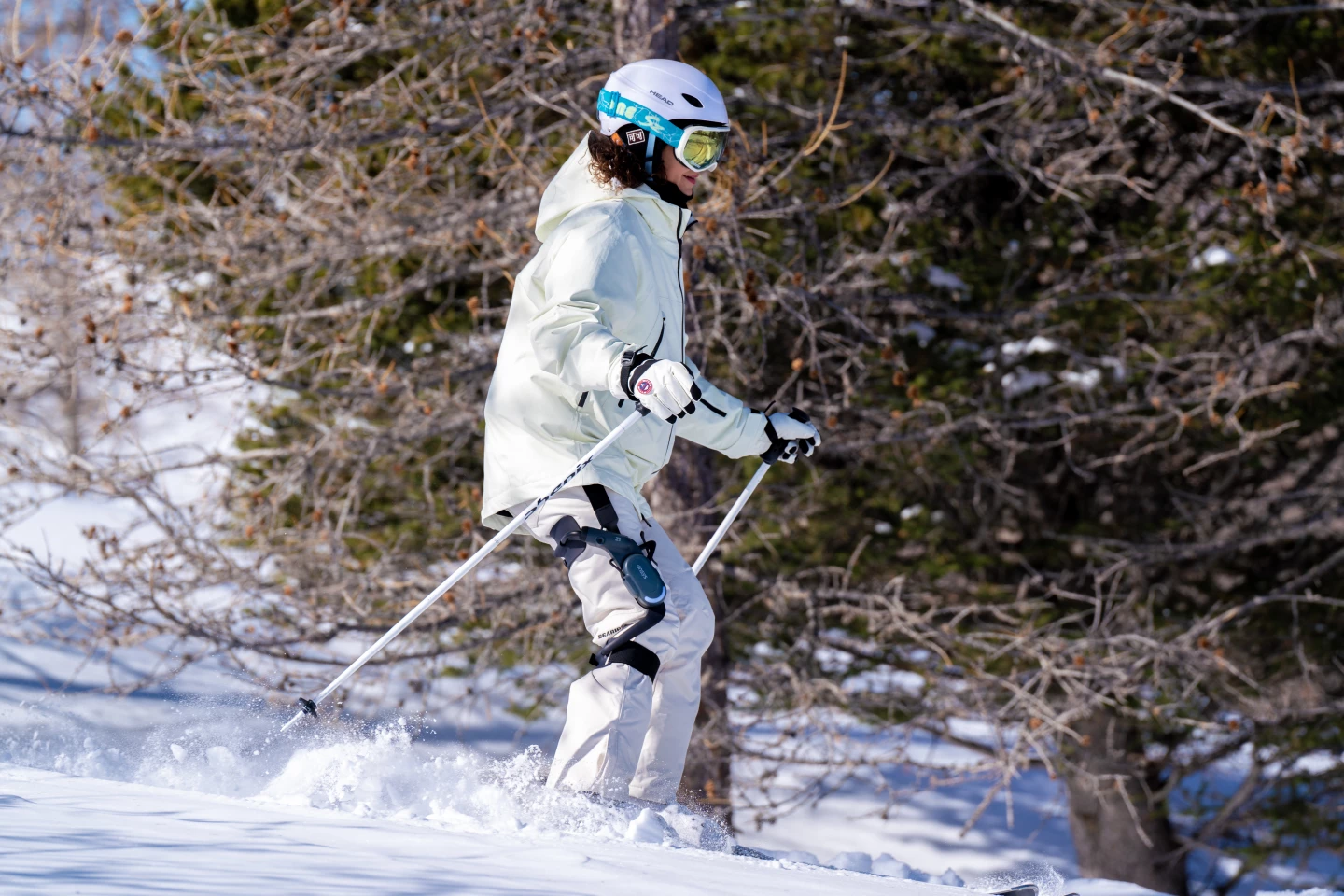 For joint-punishing activities like downhill skiing, the Z1 is claimed to offload up to 330 lb (150 kg) of knee load