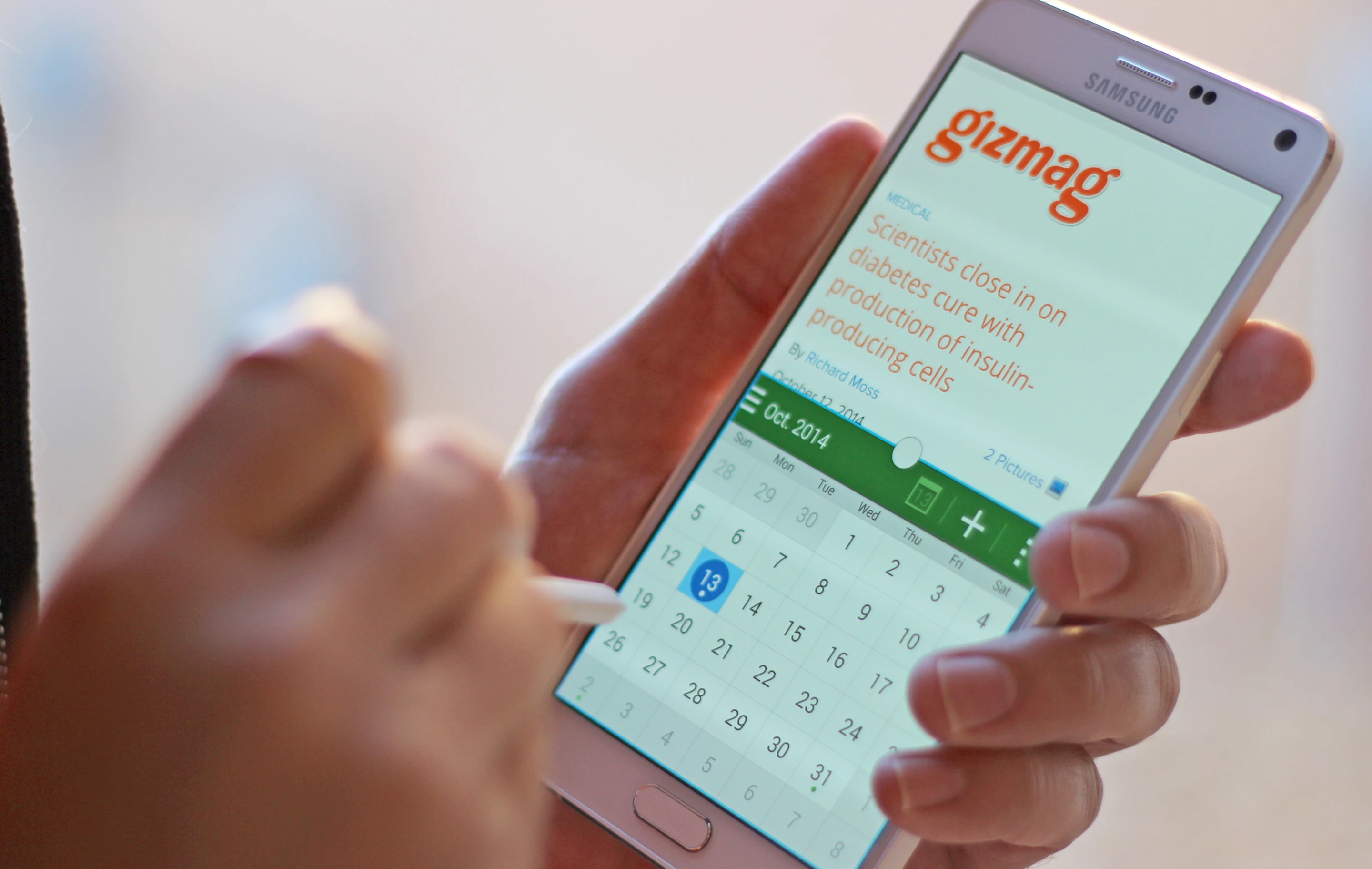 Multi Window lets you run two apps in a split-screen view (Photo: Will Shanklin/Gizmag.com)