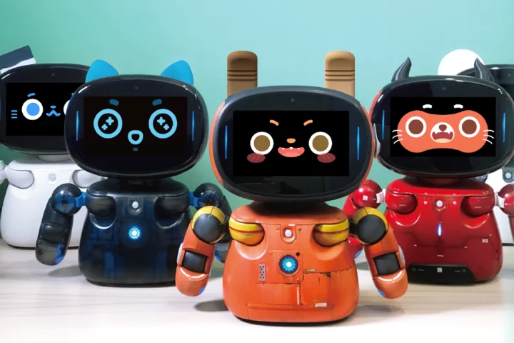 The RobotCreator DX is currently the subject of a Kickstarter campaign