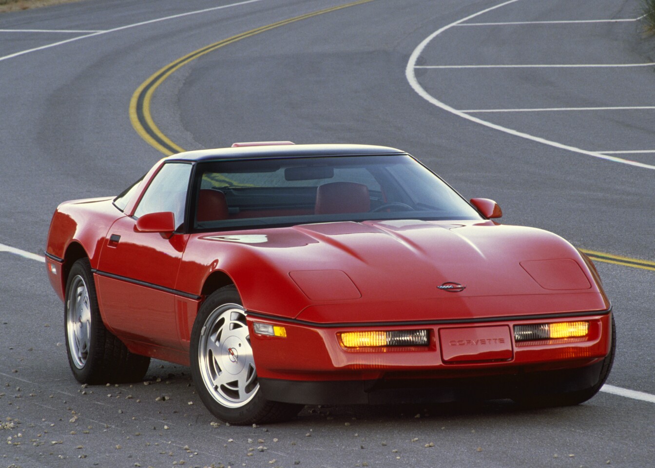 1990 Corvette ZR-1 © General Motors