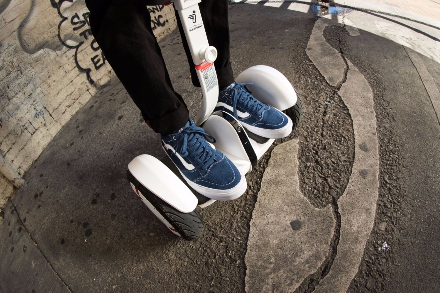 The miniPRO has an adjustable knee rest to accommodate riders of different sizes