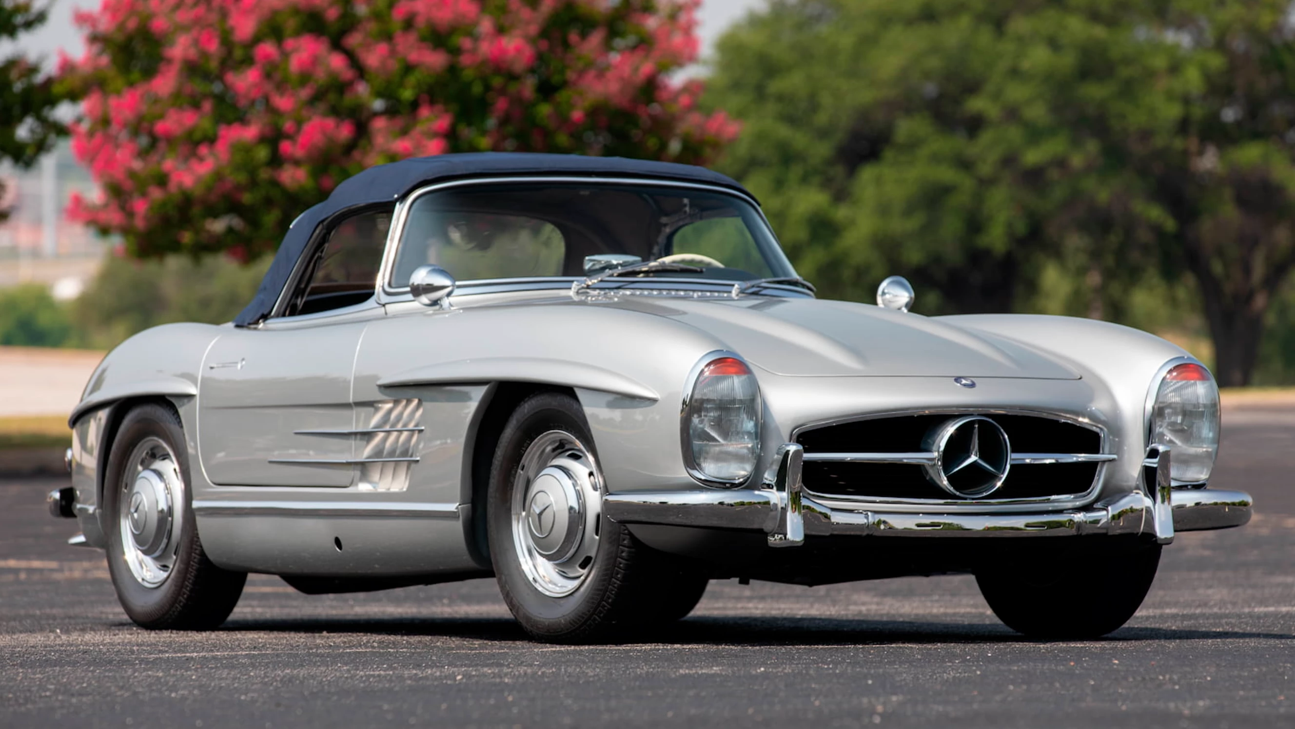 This 1961 Mercedes-Benz 300SL Roadster sold for $1,375,000 at Mecum's 2022 Kissimmee sale on 14 January 2022