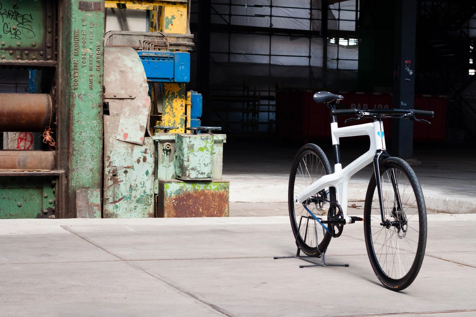 The Mokumono's head tube, bottom bracket shell and dropouts aren't part of the monocoque, allowing for them to be changed out without having to alter the rest of the frame