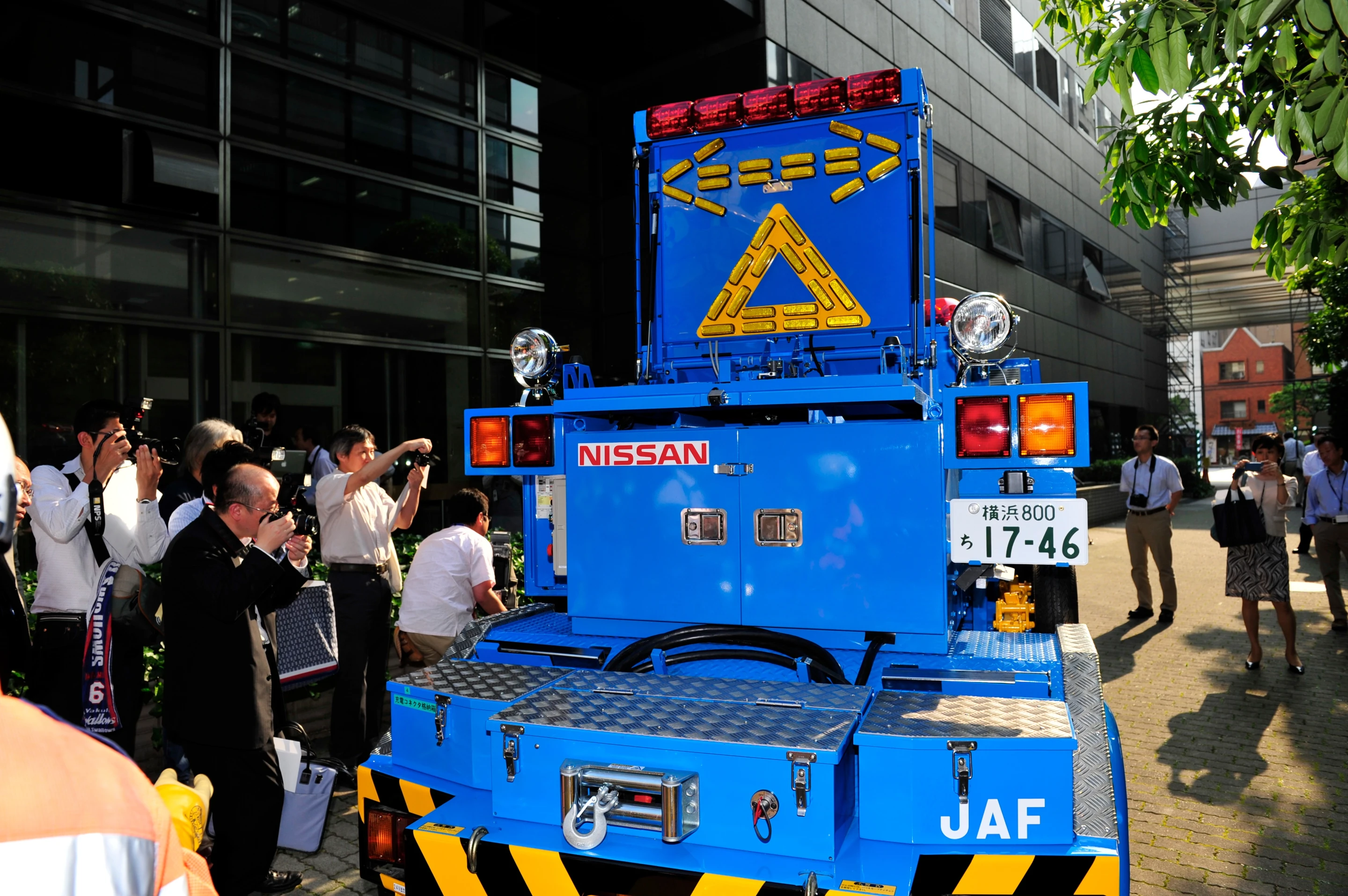 The new prototype roadside assistance vehicle with built-in electric vehicle charging capabilities (Photo: Nissan)
