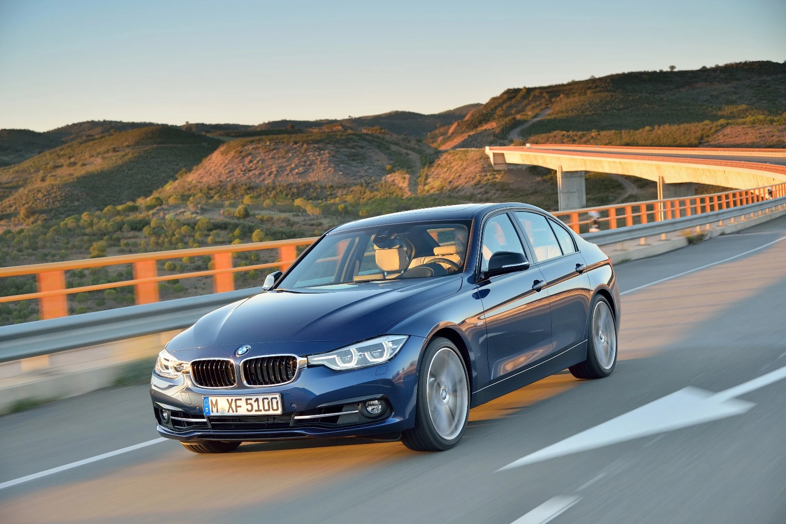 The 3 Series will offer a hybrid option from 2016
