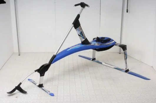 Constructed of aluminium and plastic, the hydrofoil weighs just 14 kilograms.