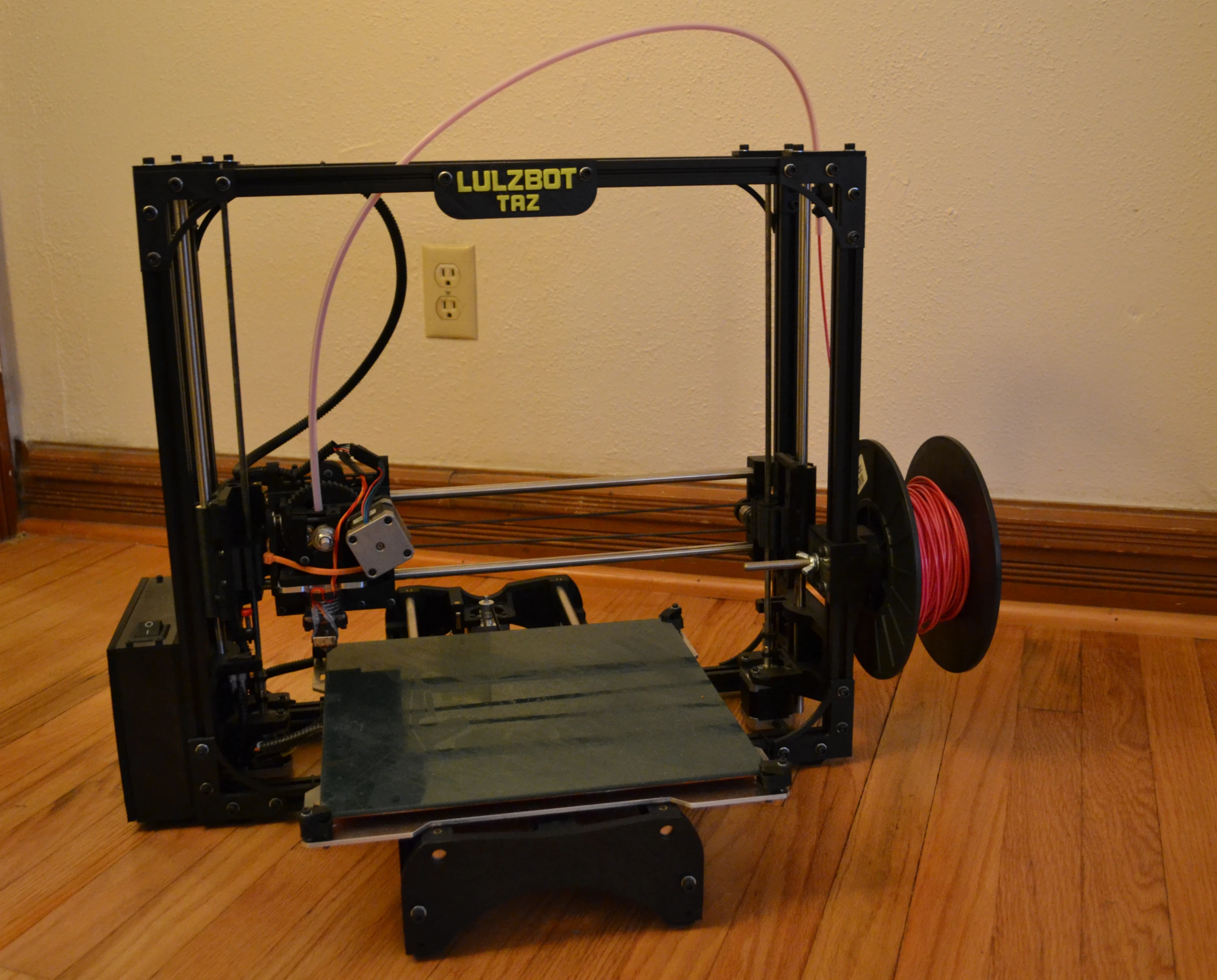 Due to the large print platform, the TAZ's overall footprint is 680 x 520 x 515 mm