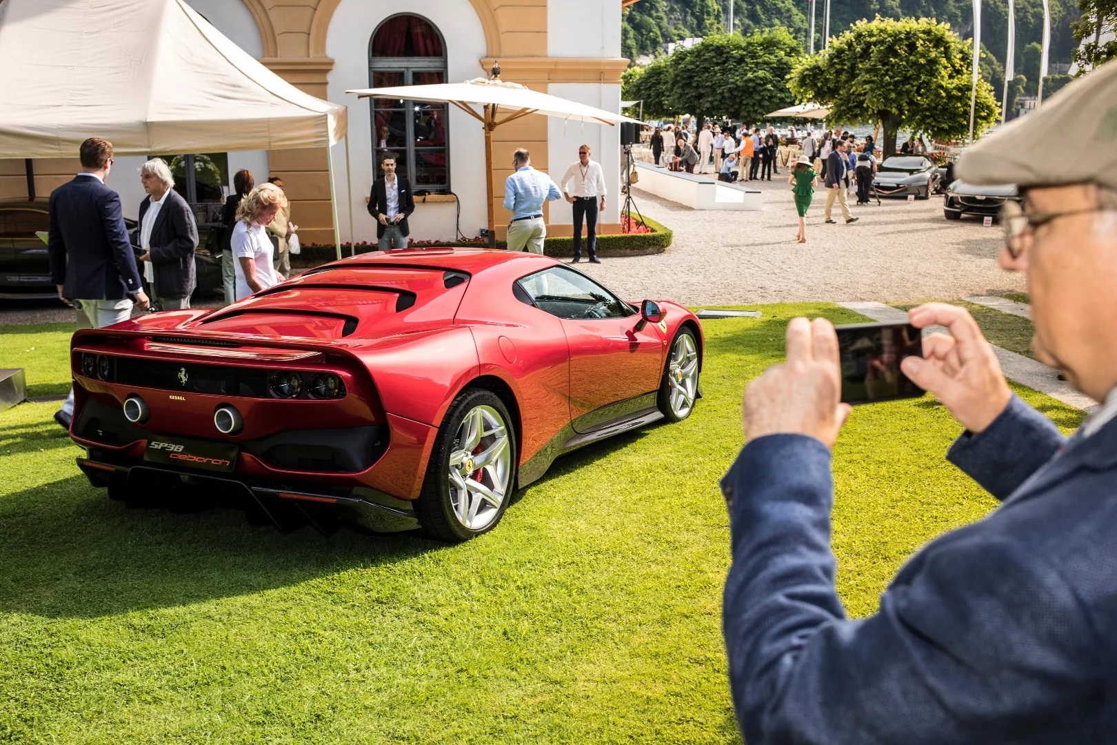 The 2018 Ferrari SP38 Coupé is a one-off based on the Ferrari 488 GTB. Top-flight Ferraris are not cheap things, and special editions even less cheap. So we shudder to think what one-off creations like this SP38 would cost. It's a custom work by the Ferrari Design Center for a specific mystery client "with a deep passion for racing" and apparently quite a bit of taste.