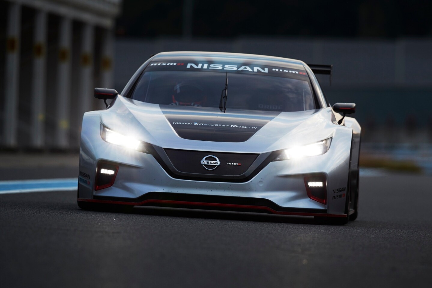The Leaf Nismo RC will make its track debut on December 2 at the Fuji International Speedway for the annual Nismo Festival, together with Nissan's new Formula E electric race car