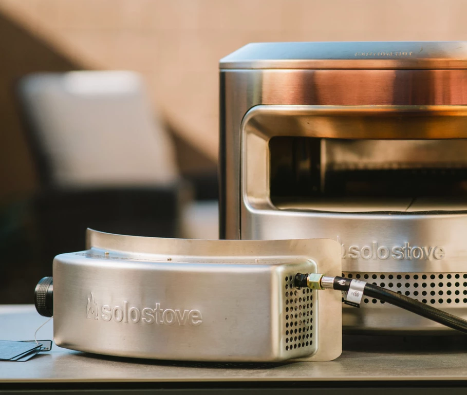 The dual-fuel Pi cooks with wood or gas