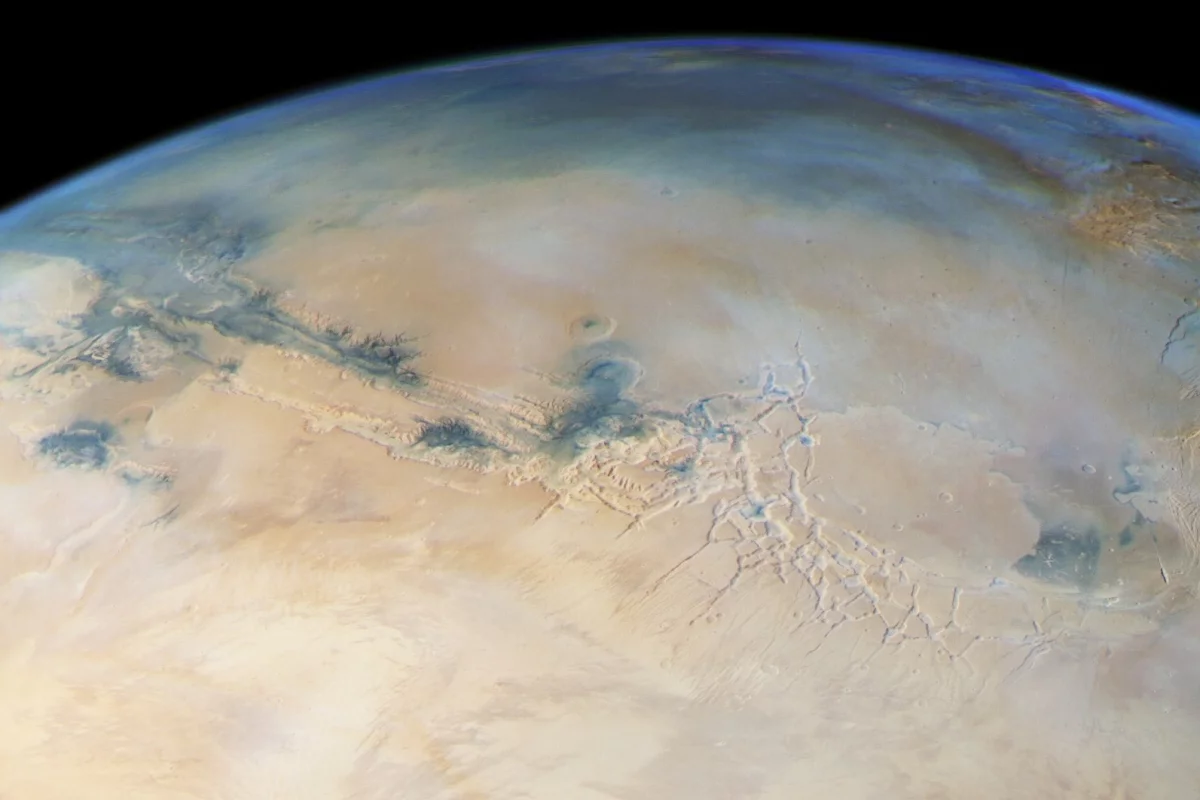 A huge liquid water lake has been found on Mars, stretching 20 km (12.4 mi) and buried beneath 1.5 km (0.9 mi) of ice at the Red Planet's south pole