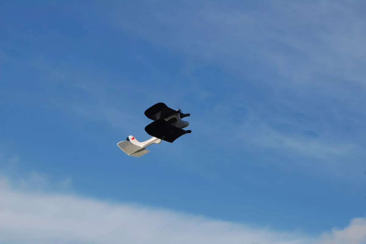 The SmartPlane can be controlled by tilting the connected iOS device
