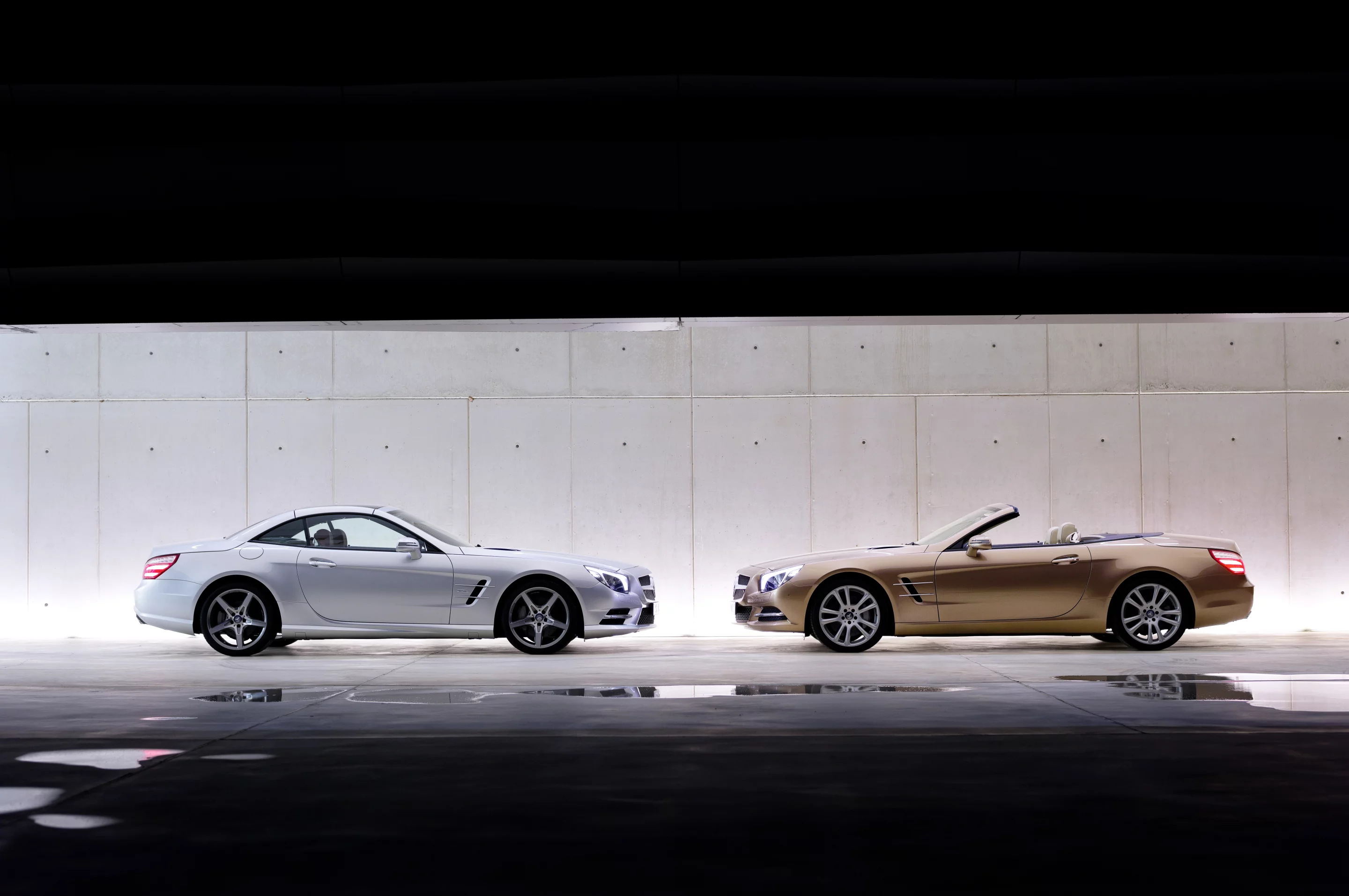 The 2013 comes in two models: The SL 500 and the SL 350