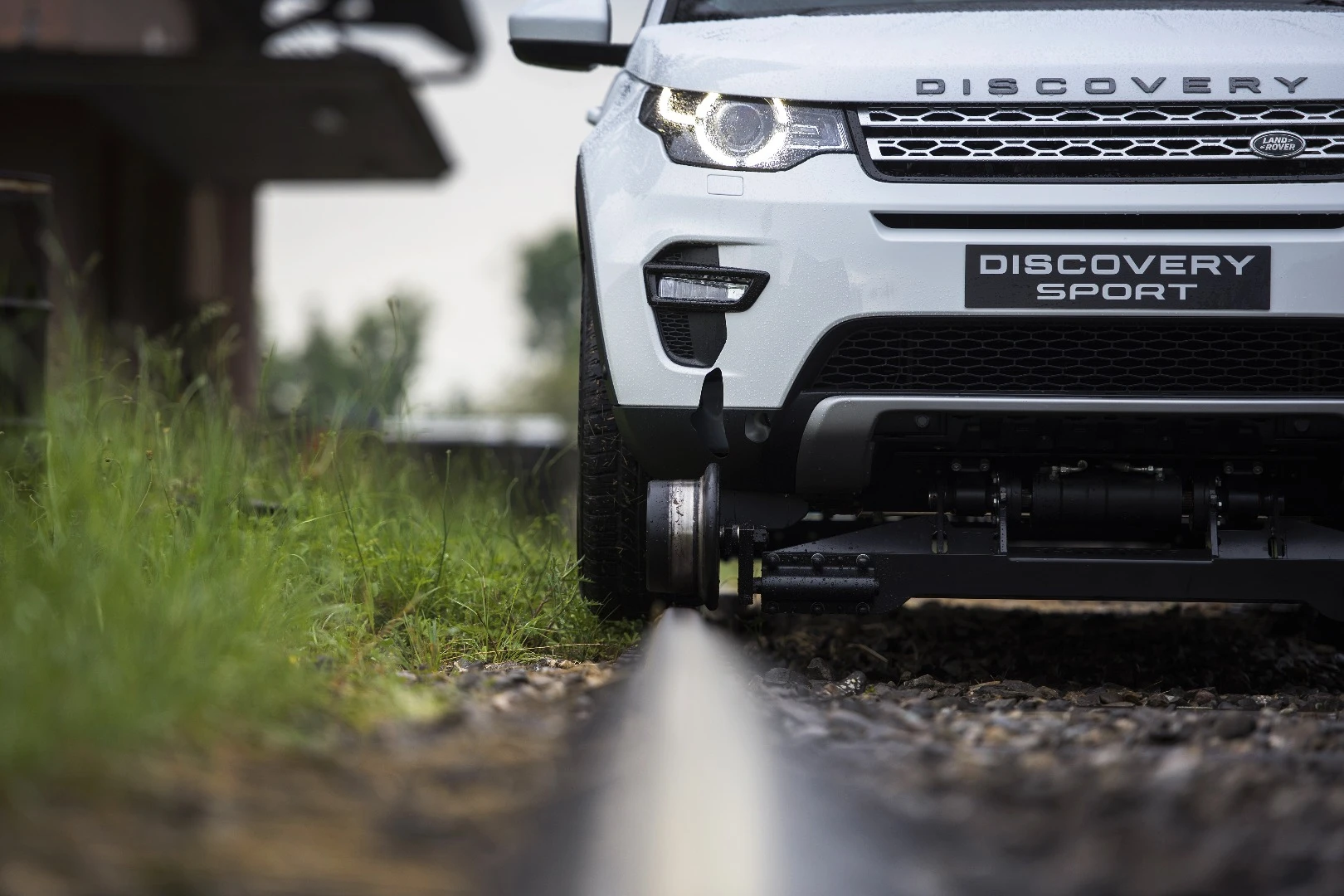 The Land Rover Discovery Sport didn't use dedicated railway wheels, instead relying on small stabilisers