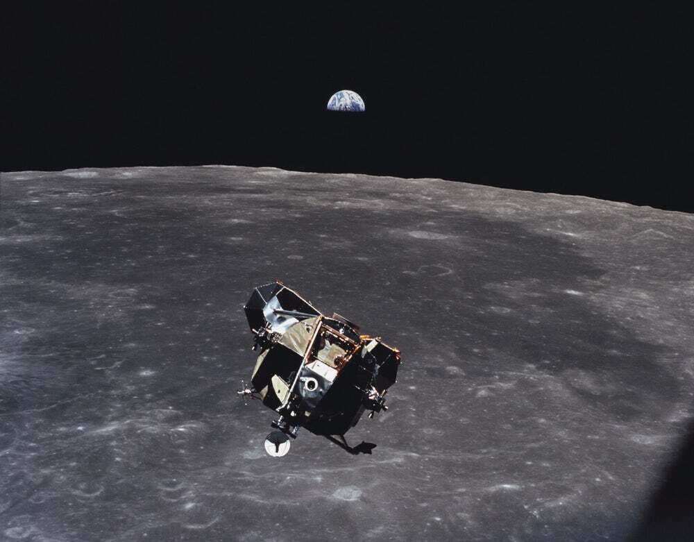 The AGC controlled both the CSM and the LM