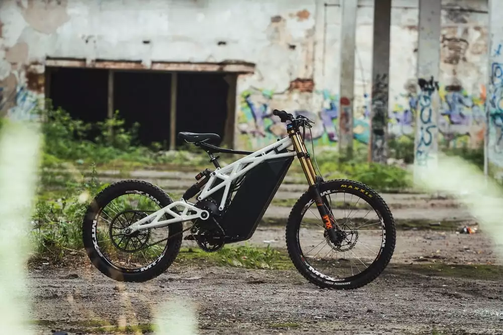 Part dirt bike, part mountain bike and part electric bike, the Neematic FR/1
