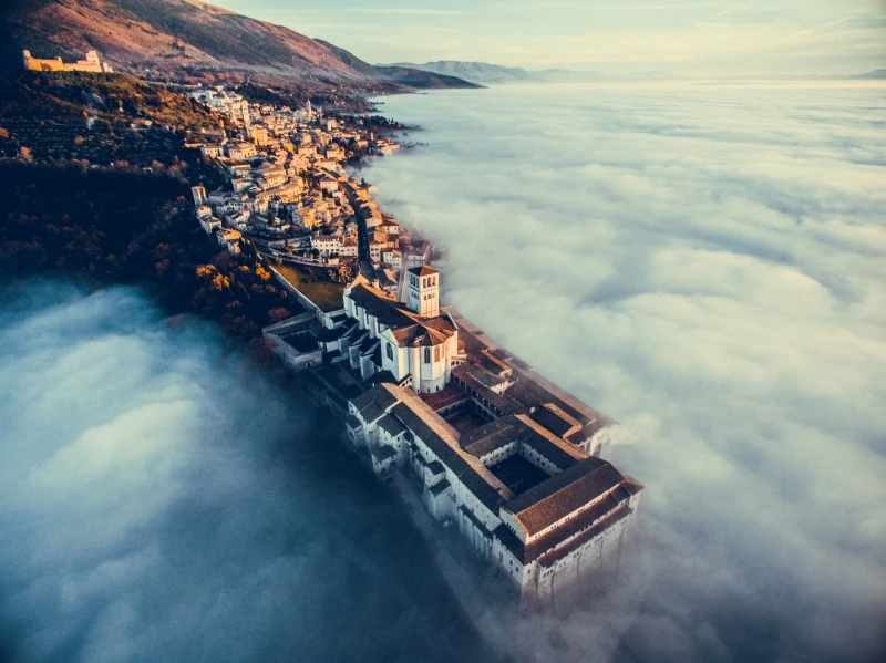 Assisi Over the Clouds: Winner in the Urban category