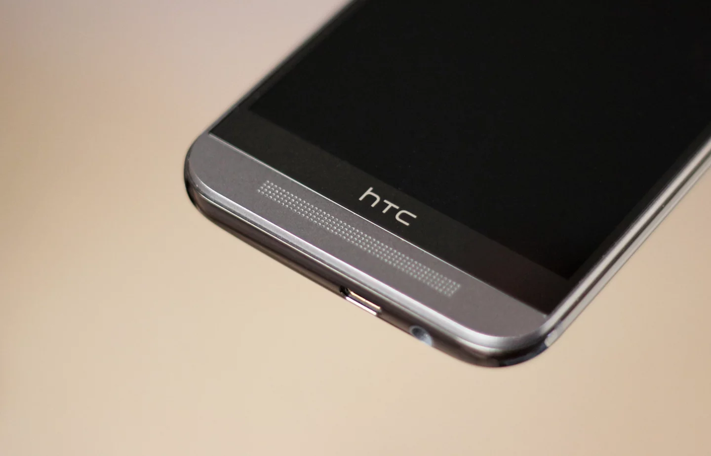 HTC includes an accidental warranty with every One M9 purchase, good for one replacement during the first year of ownership (Photo: Will Shanklin/Gizmag.com)