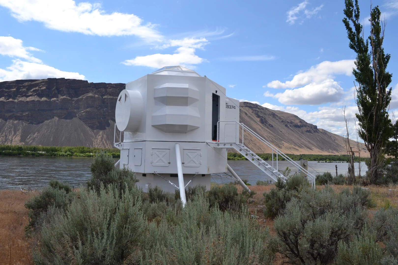 The Lunar Lander's metal poles allow it to be placed on rough ground
