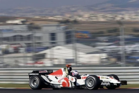 B.A.R Honda’s Jenson Button finished in the points for the 5th successive race in Turkey, bringing his B.A.R Honda 007 home in 5th position and the team closer to 6th place in the Championship.