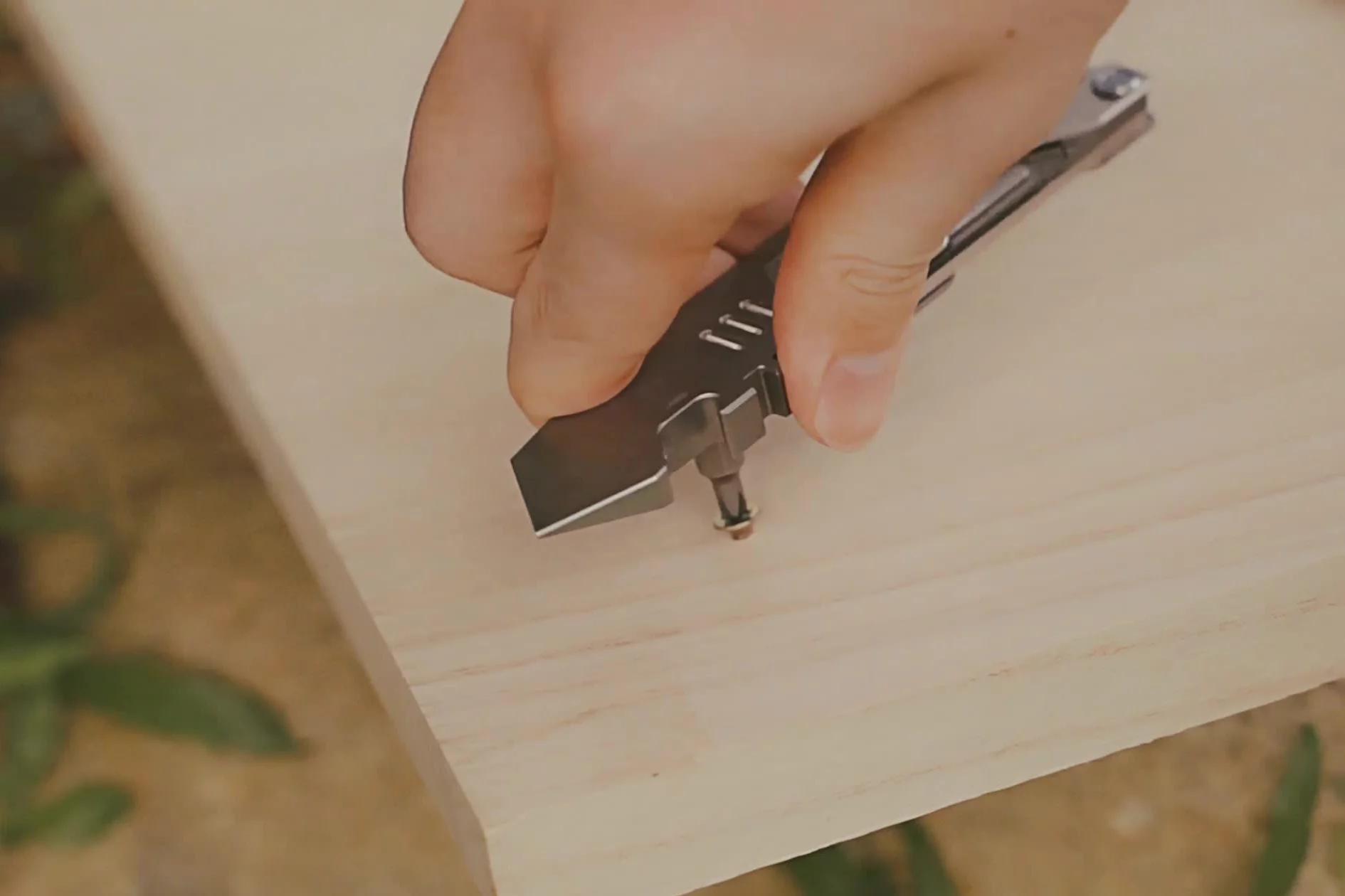 The Z1 can be used as a T-handle magnetic-socket screwdriver