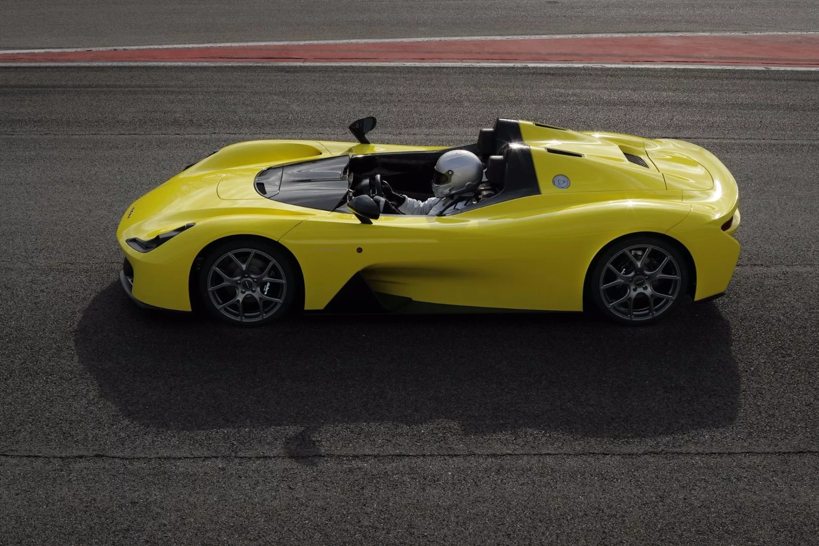 Dallara Stradale: a no-frills Italian supercar focused on cornering fun