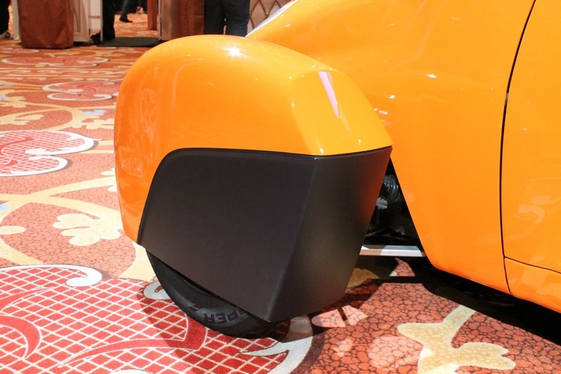 The two front wheels are now shielded in the latest prototype (Photo: Eric Mack/Gizmag.com)