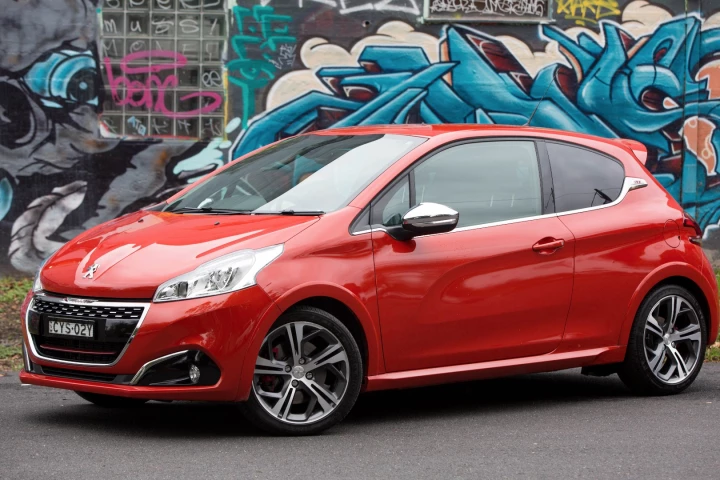 Gizmag takes the 208 GTi for a spin