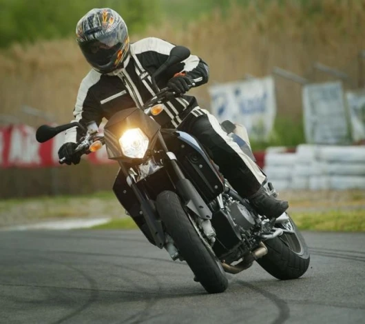 The KTM SuperMoto - a different style of motoryccle to the Victory but one with consistent "attitude" which could easily share a showroom floor Photo: H. Peuker
