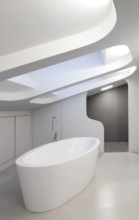 The bathroom doesn't look like it's going to eat you at all