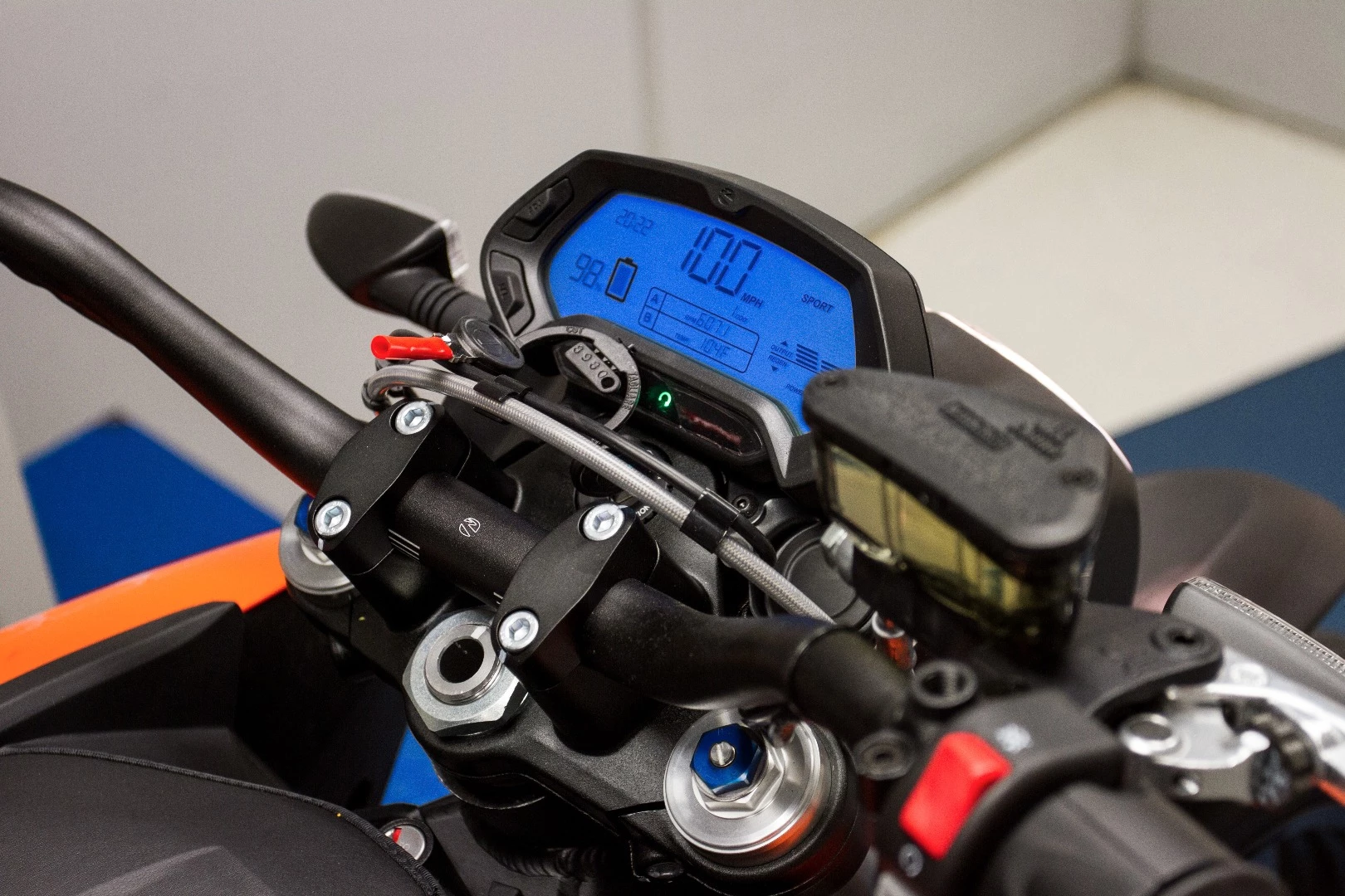 Zero Motorcycles 2016 DSR: digital dash now includes a nifty power and torque meter that shows how much energy you're using or reclaiming via regenerative braking
