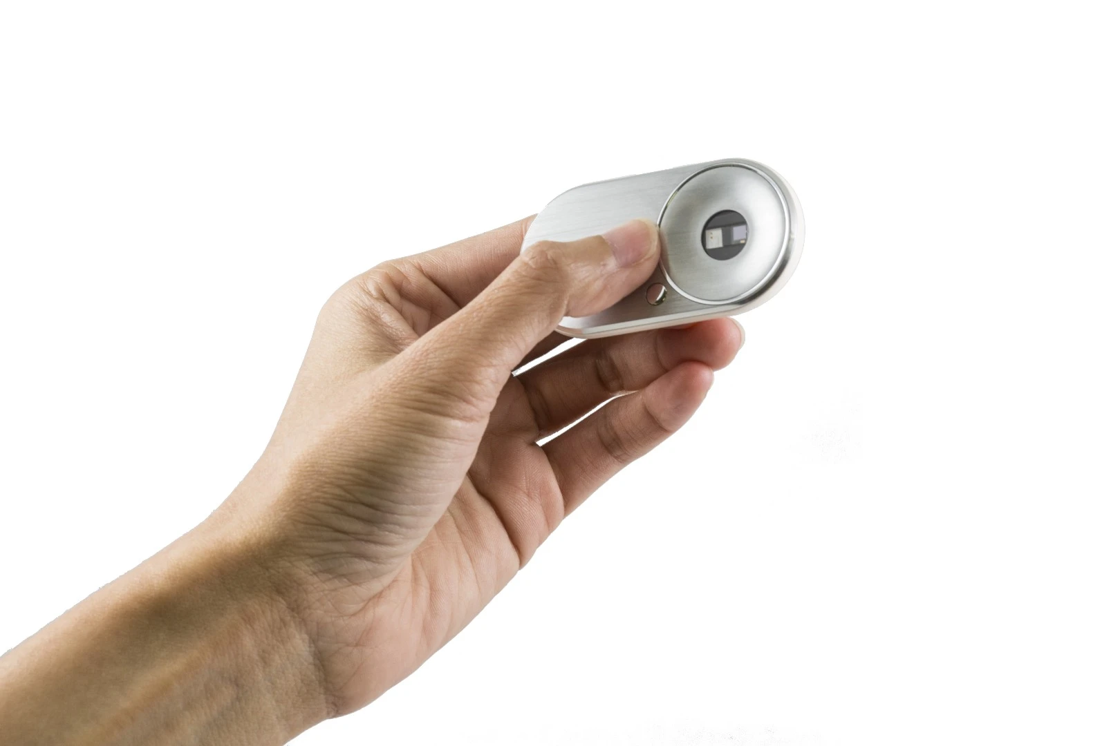 Mocaheart scans heart rate, blood flow, and blood oxygen levels